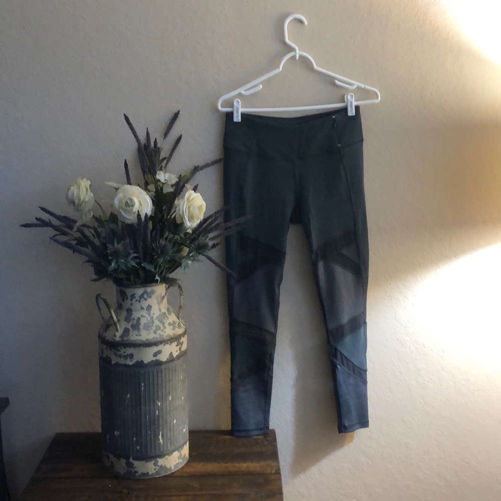Carrie Underwood Leggings